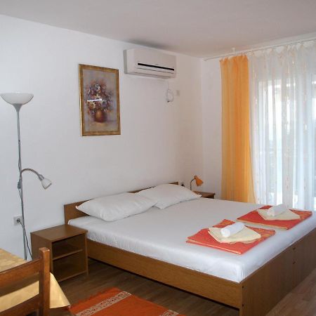 Apartments Antun Krk Island Extérieur photo