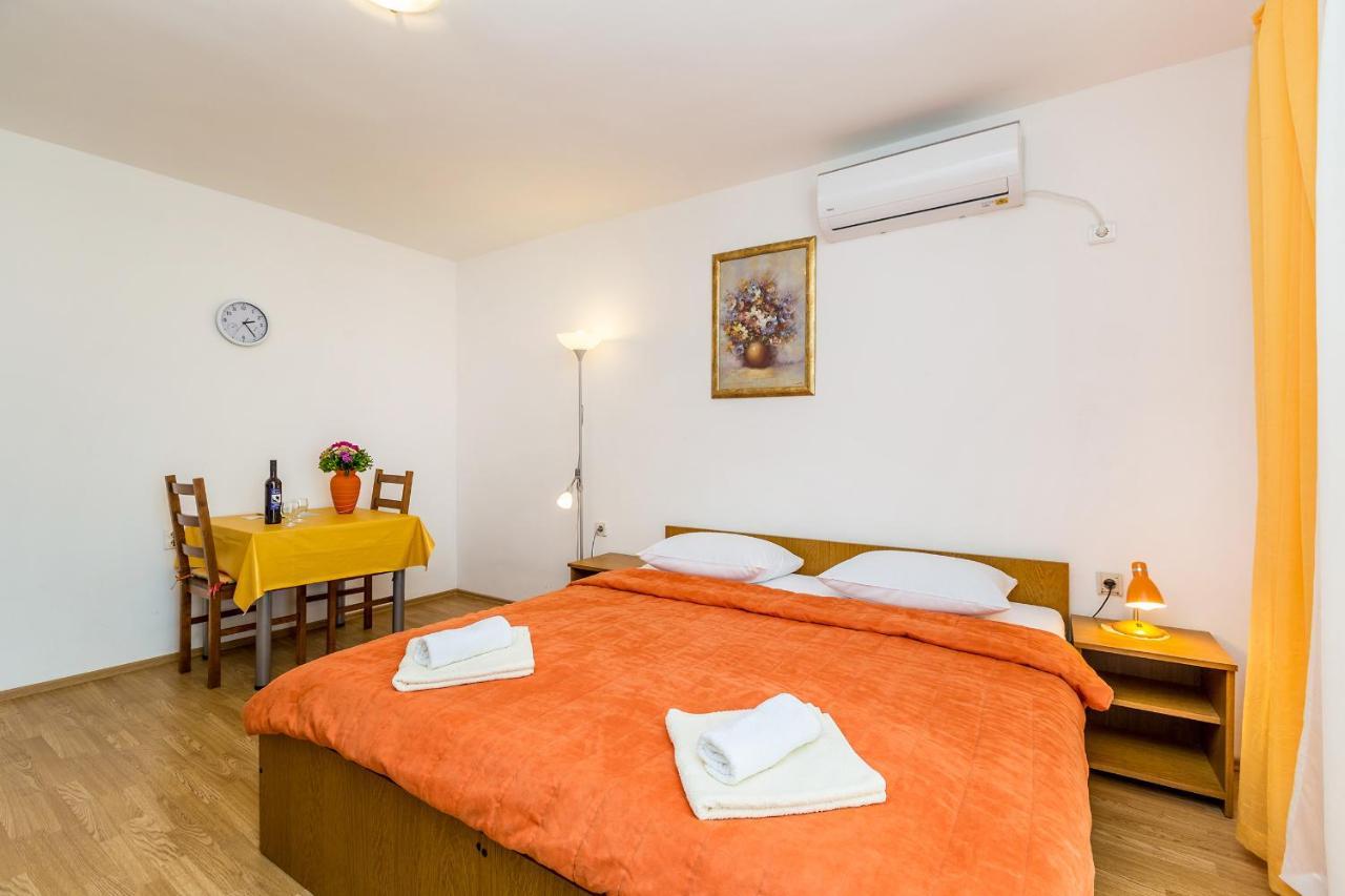 Apartments Antun Krk Island Extérieur photo