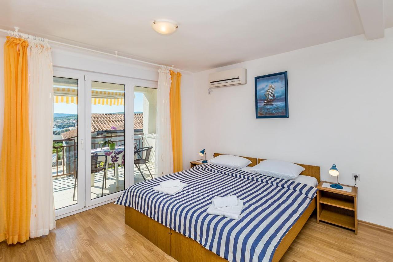 Apartments Antun Krk Island Extérieur photo