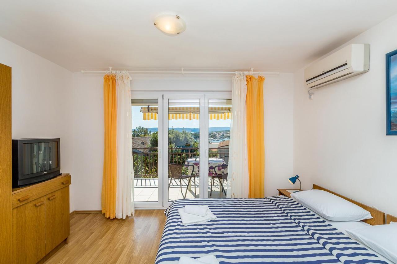 Apartments Antun Krk Island Extérieur photo