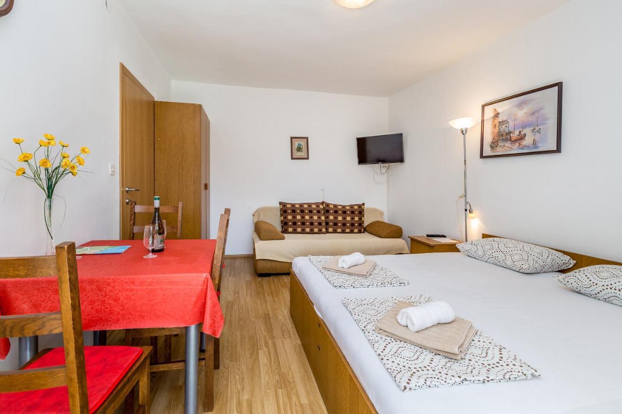Apartments Antun Krk Island Extérieur photo