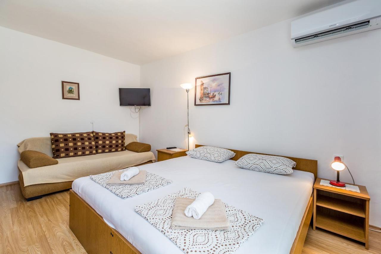 Apartments Antun Krk Island Extérieur photo