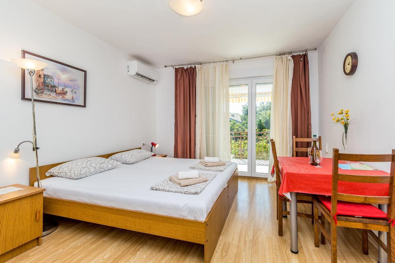 Apartments Antun Krk Island Extérieur photo
